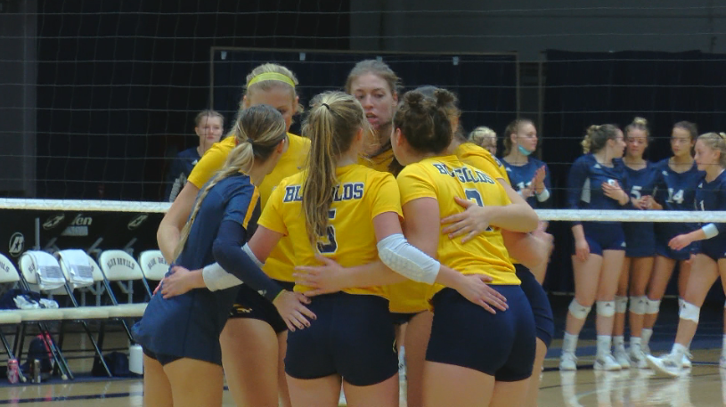 Blugold volleyball beats Stout